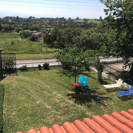 Great First Floor Appartment With View Nea Kallikrateia Buitenkant foto