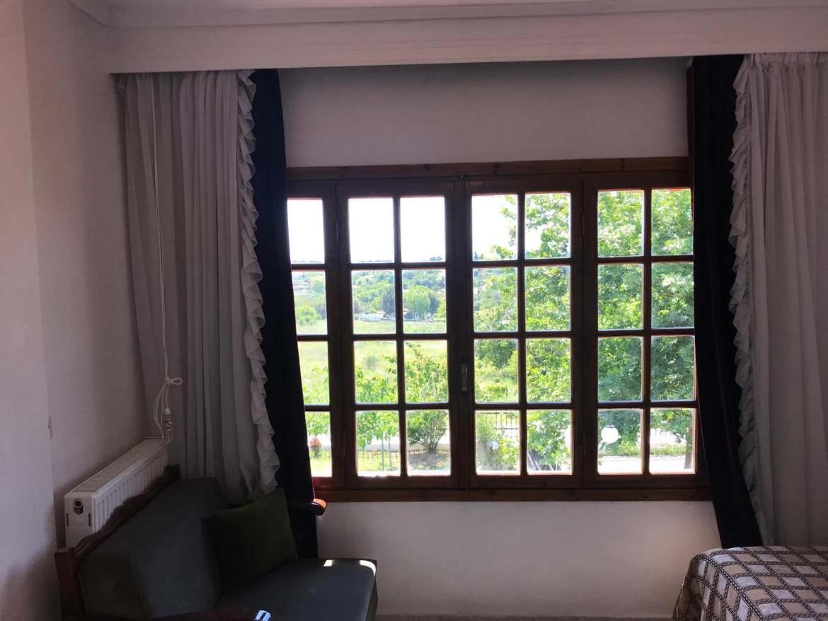 Great First Floor Appartment With View Nea Kallikrateia Buitenkant foto