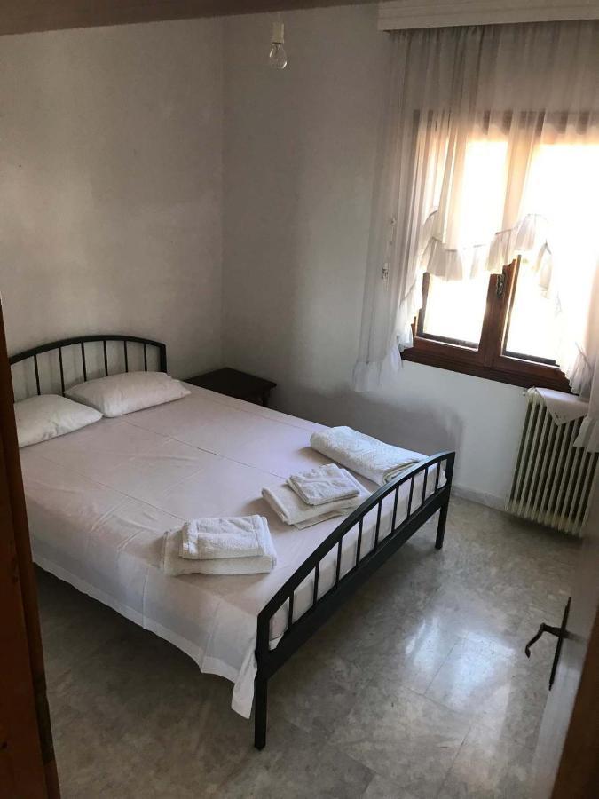 Great First Floor Appartment With View Nea Kallikrateia Buitenkant foto